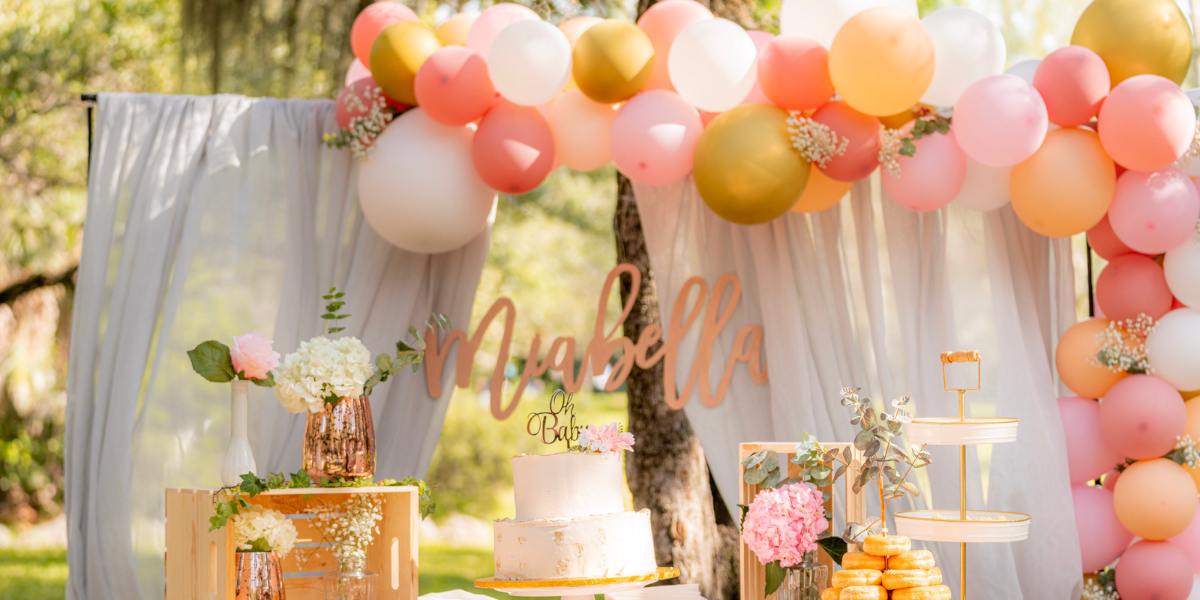 Hiring a Professional Balloon Artist for Your Event