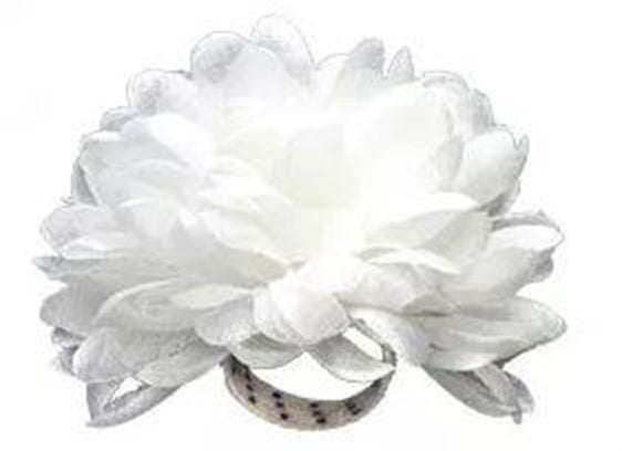2 3/4" White Artificial Silk Finger Mum Ring - 9 Layers | 1 Count