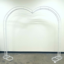 Marco de arco de corazón de metal plateado blanco